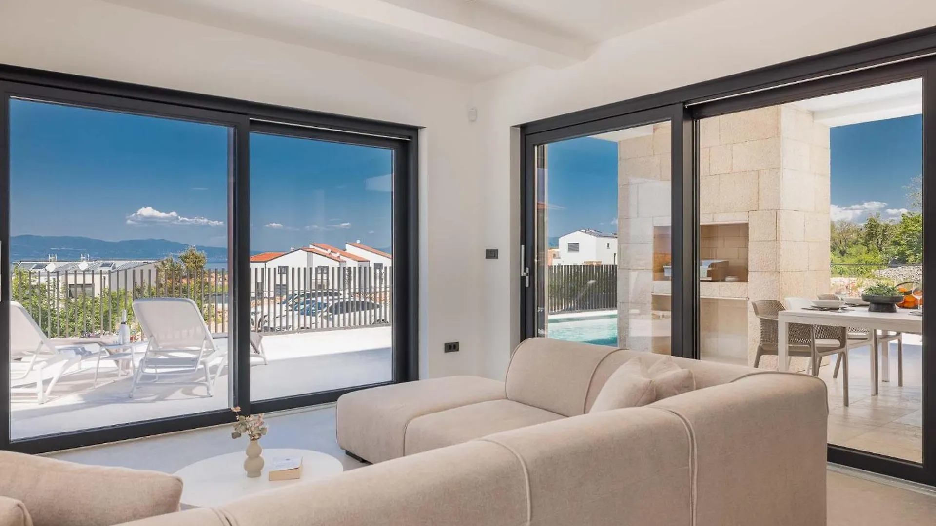 Villa Amaris With Private Heated Pool Malinska