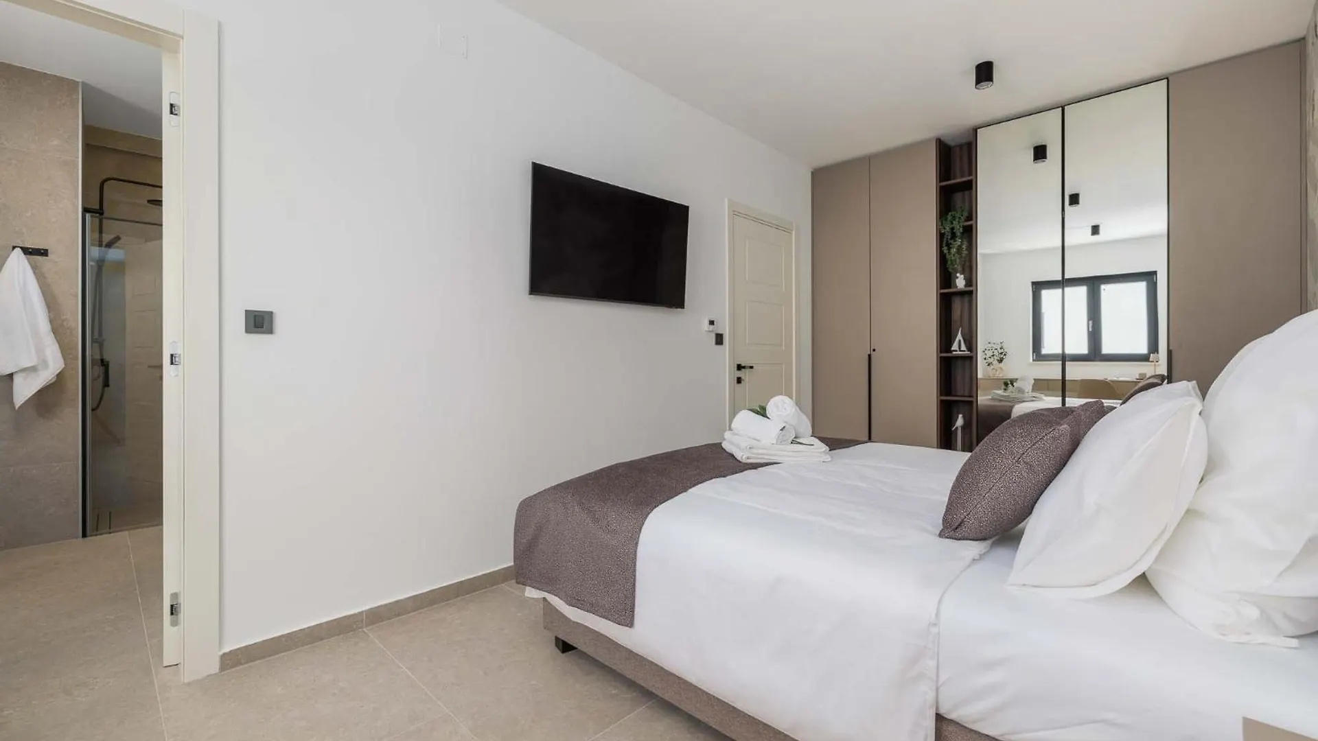 Villa Amaris With Private Heated Pool Malinska