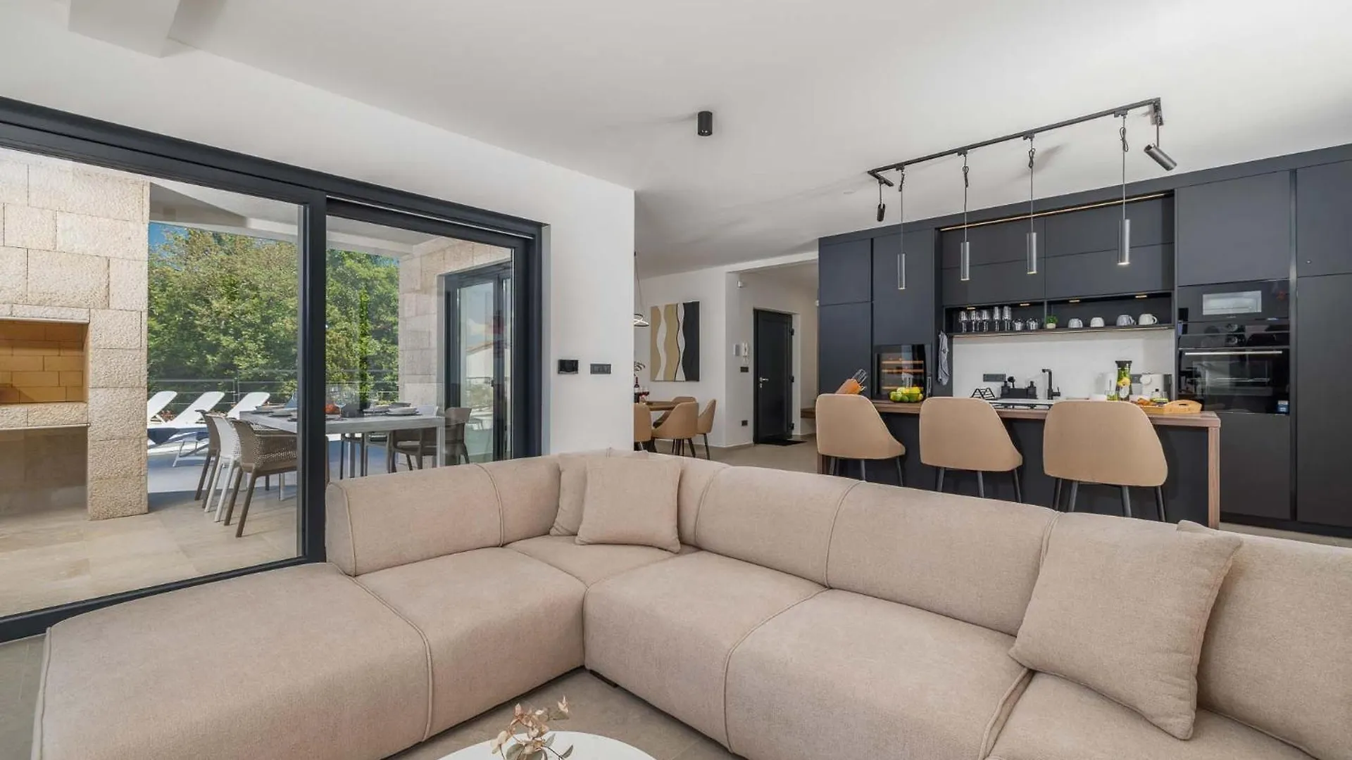 Villa Amaris With Private Heated Pool Malinska