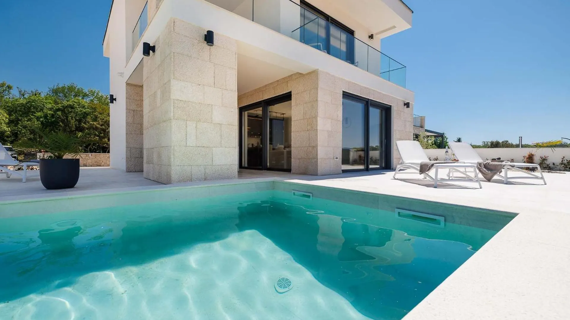 Villa Amaris With Private Heated Pool Malinska
